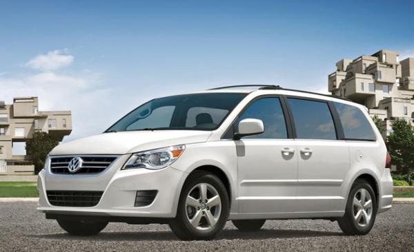 2010-volkswagen-routan.jpg