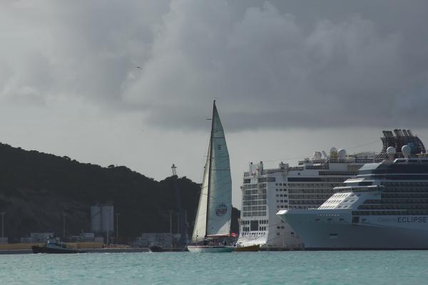 ferry_yacht.jpg